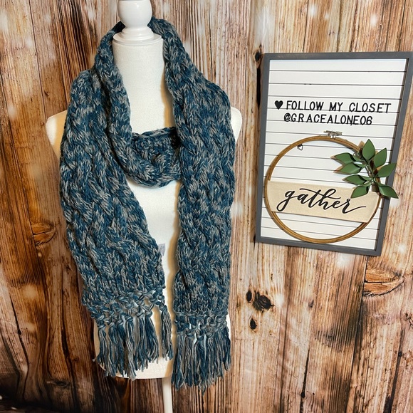 Chunky Knit Grey Heather 100% Acrylic Scarf W/ Tassels 86” Long Great Condition - Picture 1 of 2